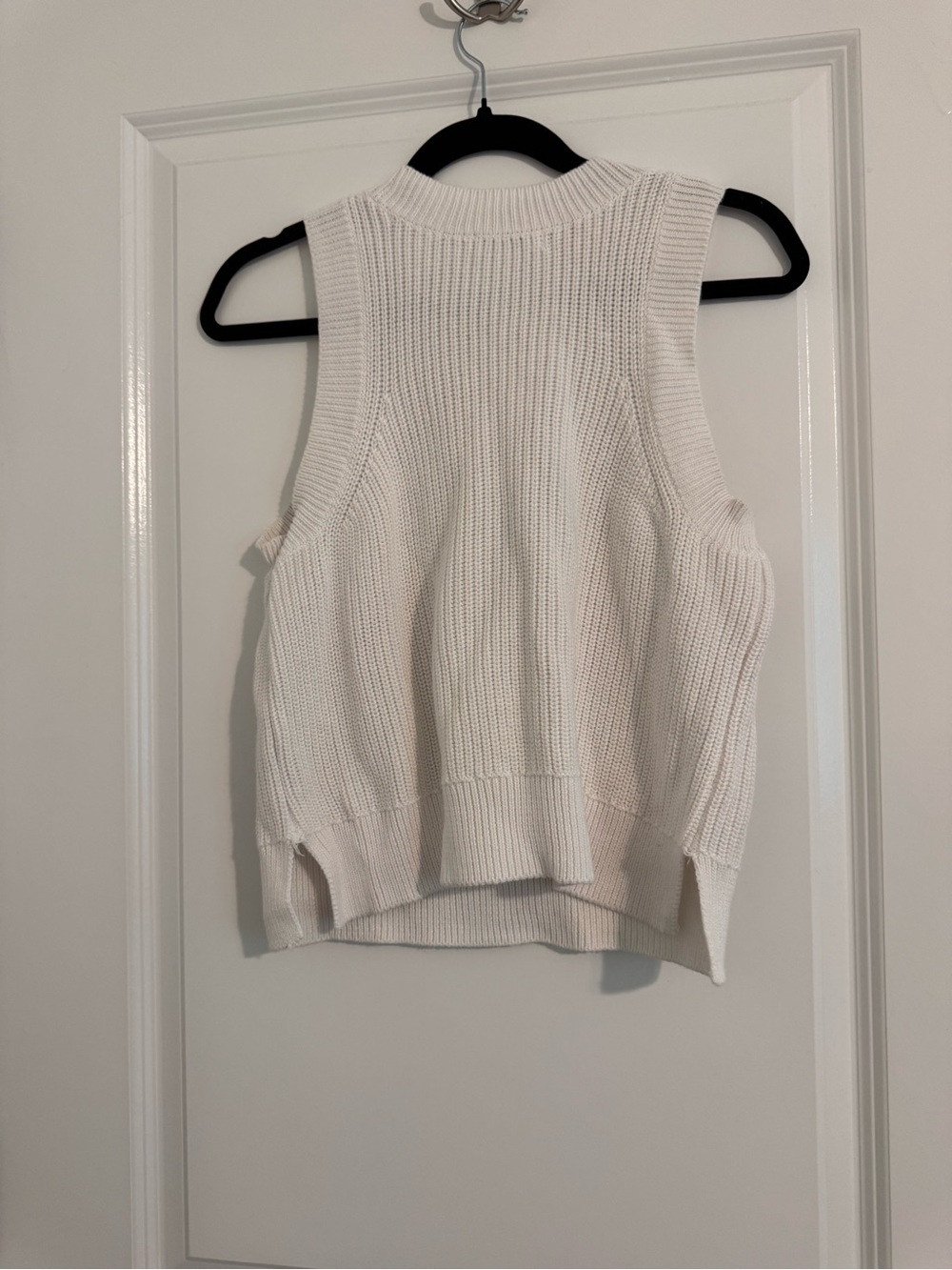 Sleeveless Knit Tank Top - Cream